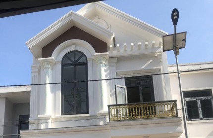 VILLA NHÀ PHỐ  - NHỈNH HƠN 5 TỶ- XE HƠI VÀO SÂN-  RA LÝ KẾ XUYÊN- UBND P. LINH ĐÔNG - ĐI CHỢ THỦ ĐỨC